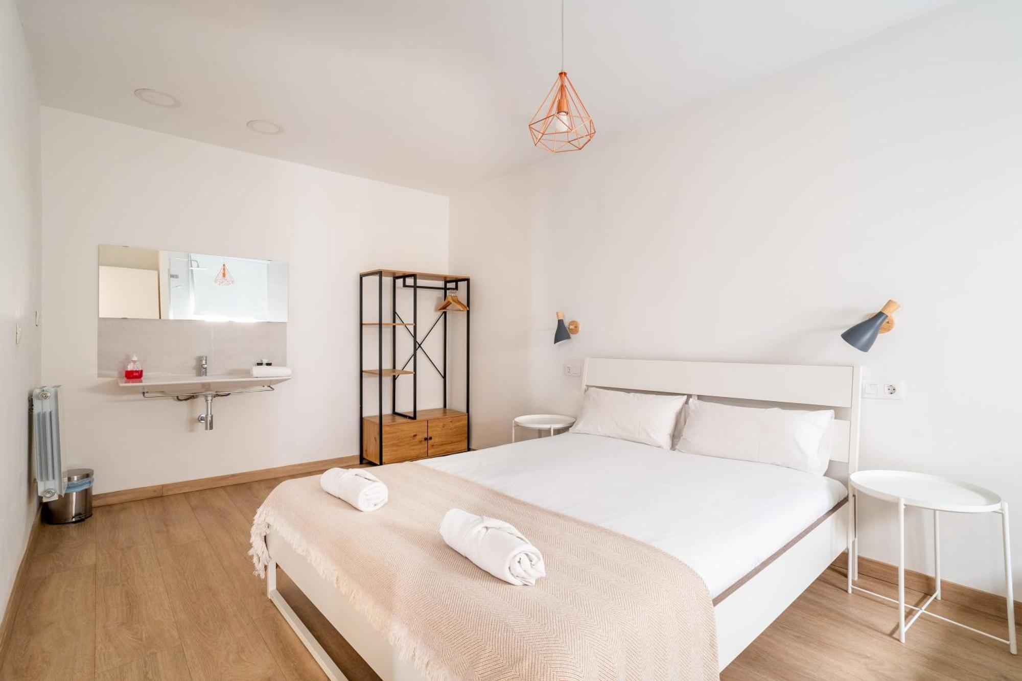 Huge And Modern 4 Bedroom Next To Paseo De Gracia *