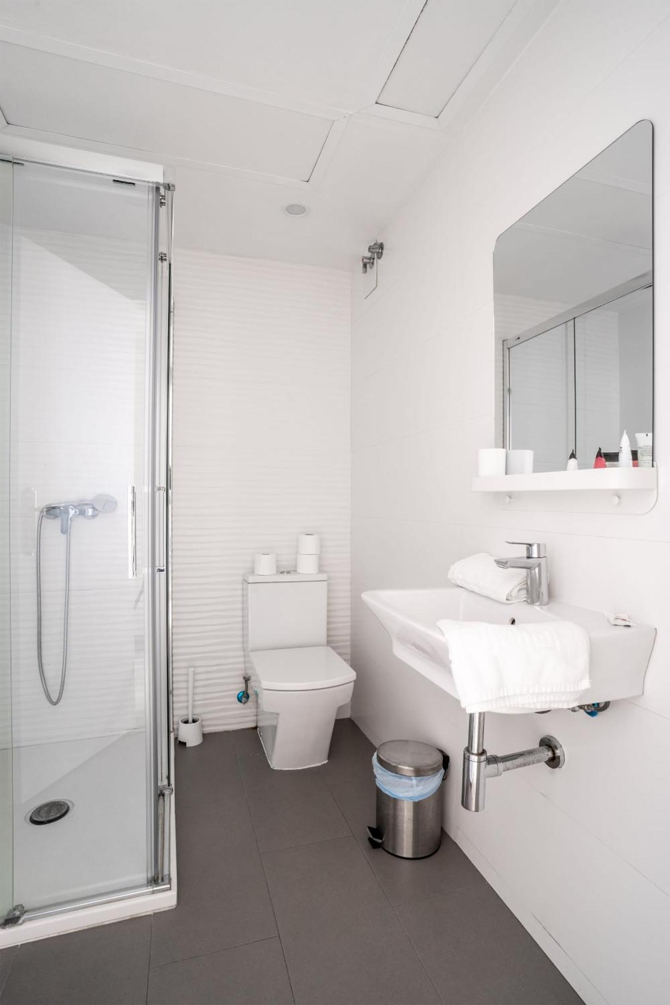 Huge And Modern 4 Bedroom Next To Paseo De Gracia Apartment *