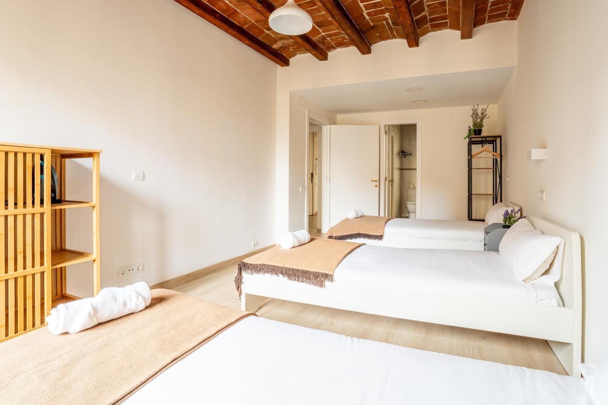 Apartment Huge And Modern 4 Bedroom Next To Paseo De Gracia Barcelona